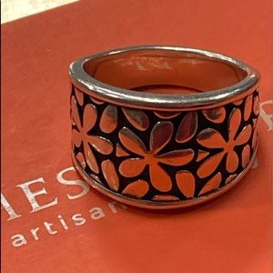 James Avery Retired Spring Blossom ring size 7